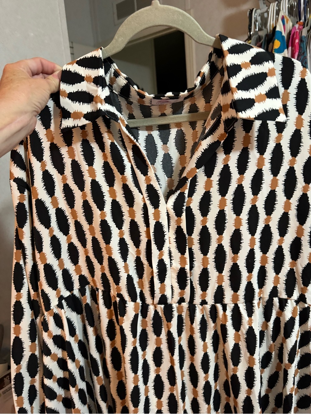 Button-Front Collared Women’s Dress in Black, White & Tan